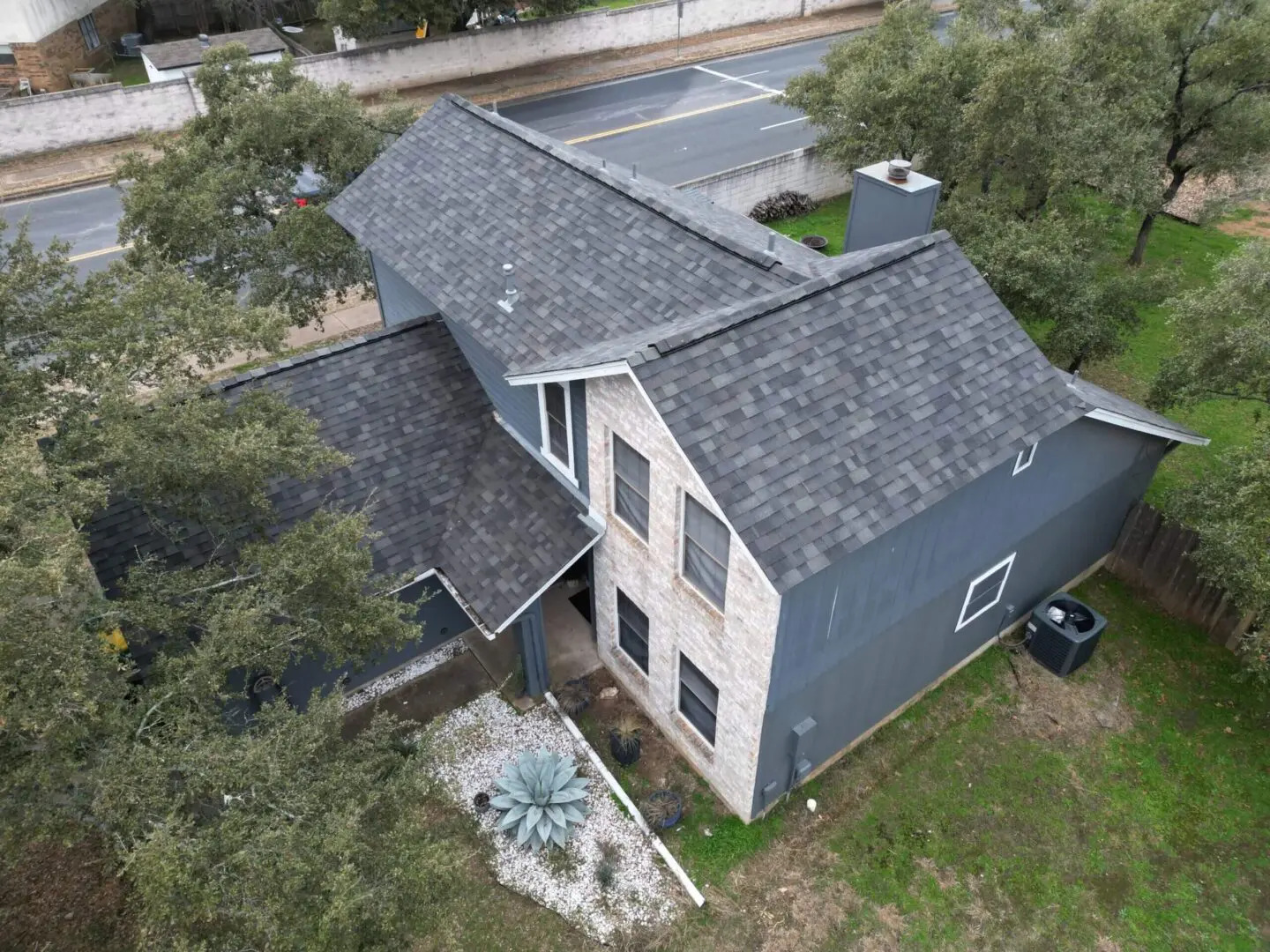 asphalt roofing